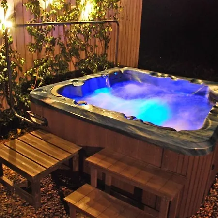 Feriehus Lantern - Stunning Sea Views, Beautiful Country Cottage, Hot-tub - Ravenscar, North Yorks *