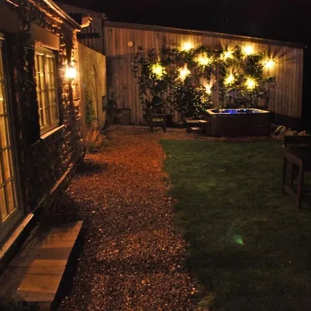 Lantern - Stunning Sea Views, Beautiful Country Cottage, Hot-tub - Ravenscar, North Yorks