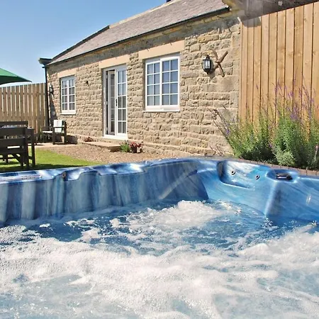 Lantern - Stunning Sea Views, Beautiful Country Cottage, Hot-tub - Ravenscar, North Yorks Feriehus *